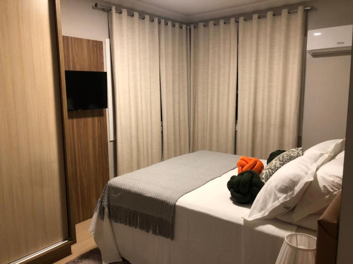 Este Amplo E Charmoso Apartamento Espera Por Voce! Gramado